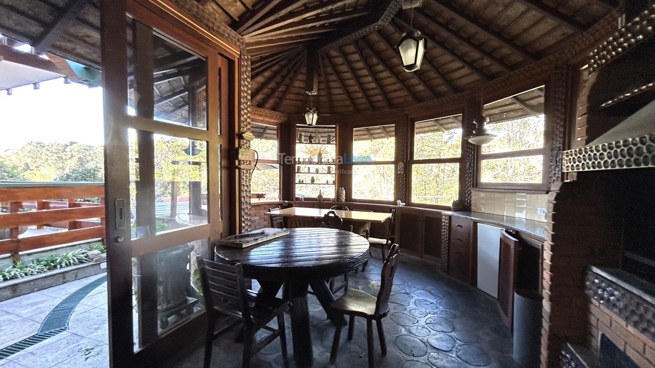 Casa para alquiler de vacaciones em Campos do Jordão (Alto do Capivari)