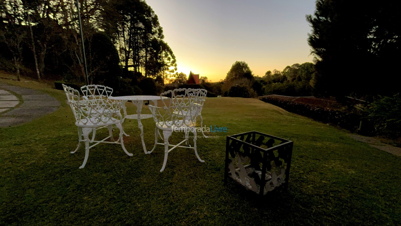 Casa para alquiler de vacaciones em Campos do Jordão (Alto do Capivari)