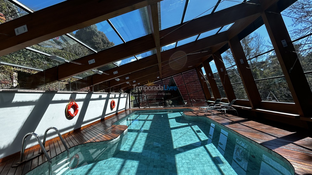 Casa para alquiler de vacaciones em Campos do Jordão (Alto do Capivari)