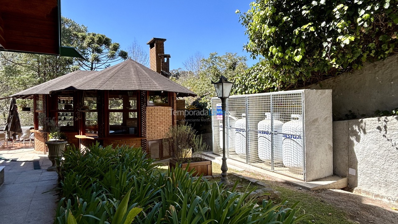 Casa para alquiler de vacaciones em Campos do Jordão (Alto do Capivari)