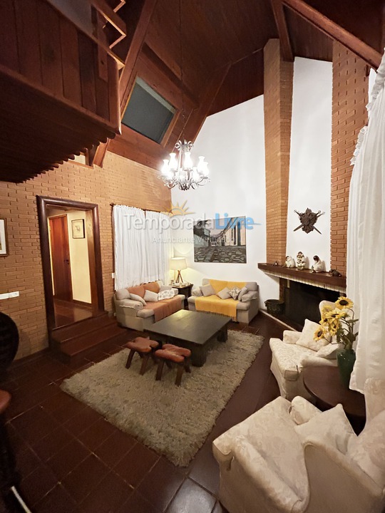 Casa para alquiler de vacaciones em Campos do Jordão (Alto do Capivari)