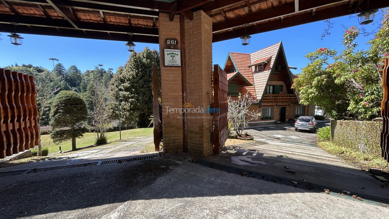 Casa para alquiler de vacaciones em Campos do Jordão (Alto do Capivari)