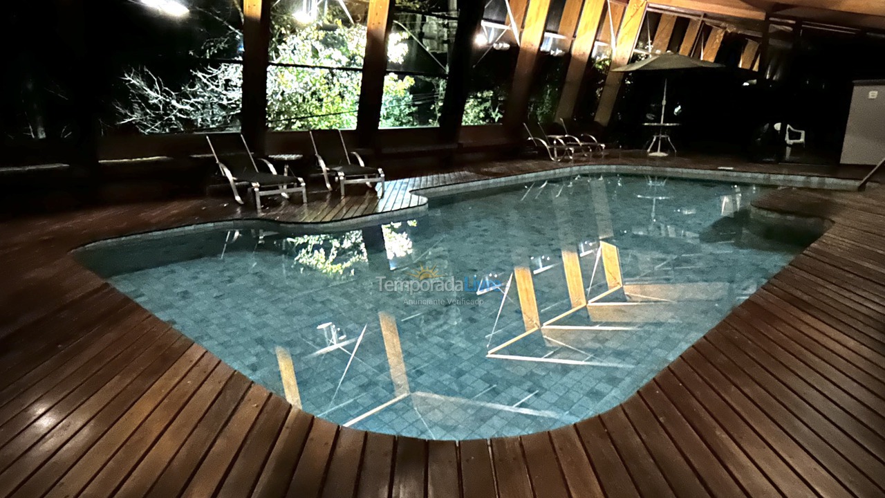 Casa para alquiler de vacaciones em Campos do Jordão (Alto do Capivari)