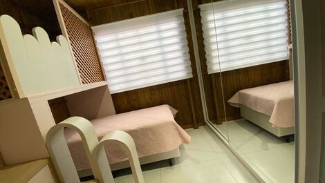 Casa com piscina em Bombas/Bombinhas.