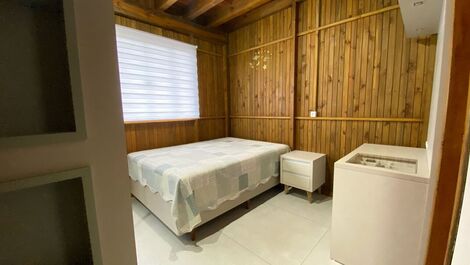 Casa com piscina em Bombas/Bombinhas.