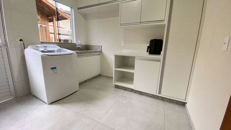 Casa com piscina em Bombas/Bombinhas.