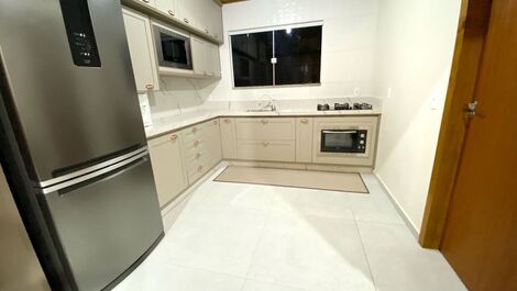 Casa com piscina em Bombas/Bombinhas.