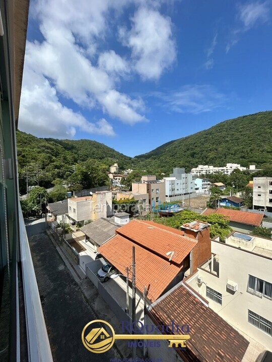 Casa para aluguel de temporada em Bombinhas (Praia de Bombas)