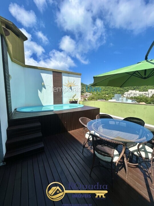 Casa para aluguel de temporada em Bombinhas (Praia de Bombas)