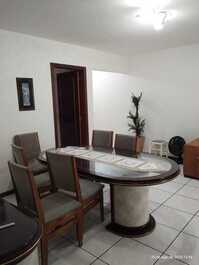 Apartamento com vista lateral para o mar Meia Praia