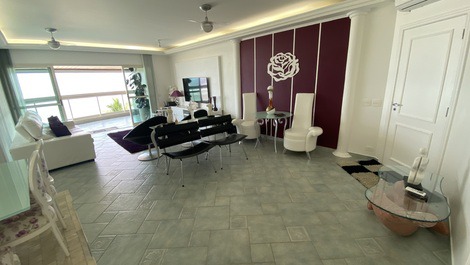 Beachfront apartment in Riviera