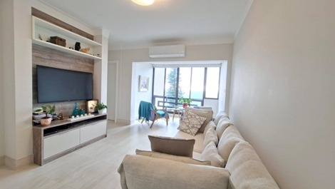 Apartment in Jurerê with Sea View