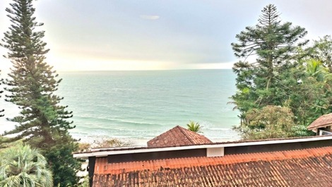 Apartment in Jurerê with Sea View