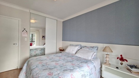 Apartment in Jurerê with Sea View