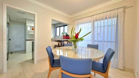 Apartment in Jurerê with Sea View