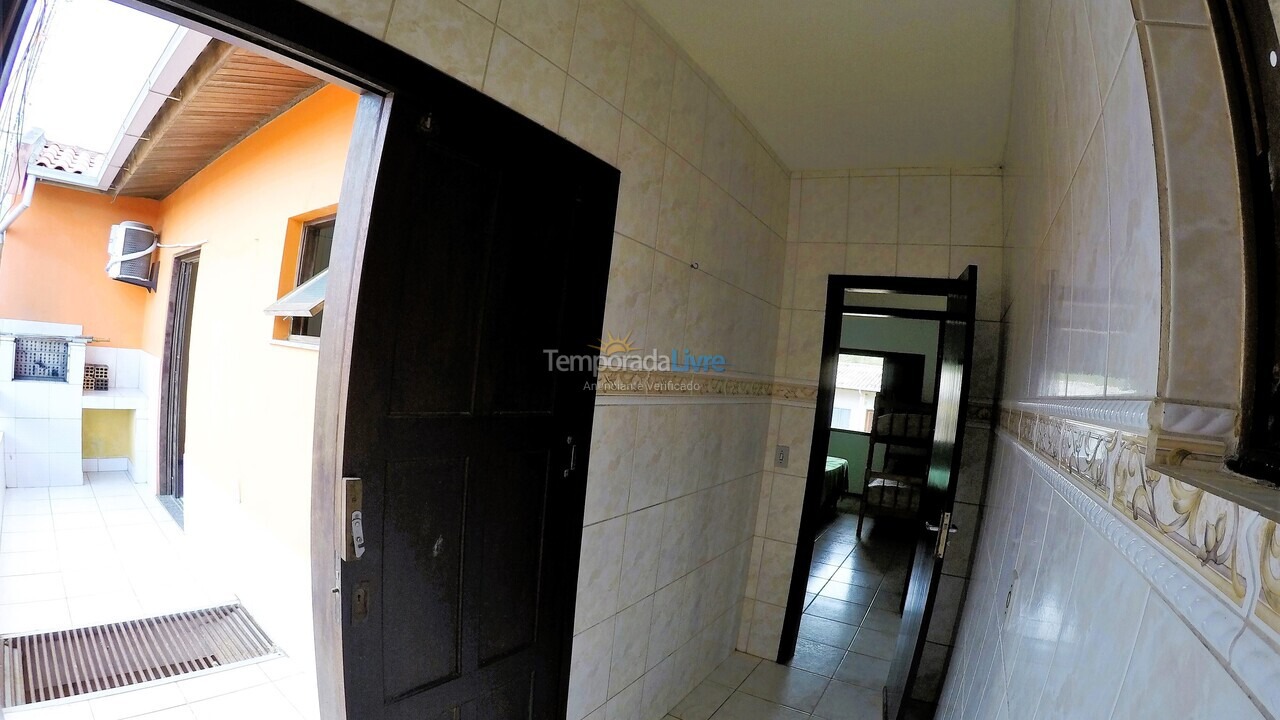 Apartamento para alquiler de vacaciones em Garopaba (Praia da Ferrugem)