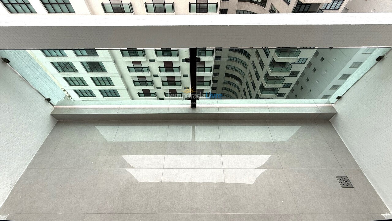 Apartamento para aluguel de temporada em Guarujá (Pitangueiras)