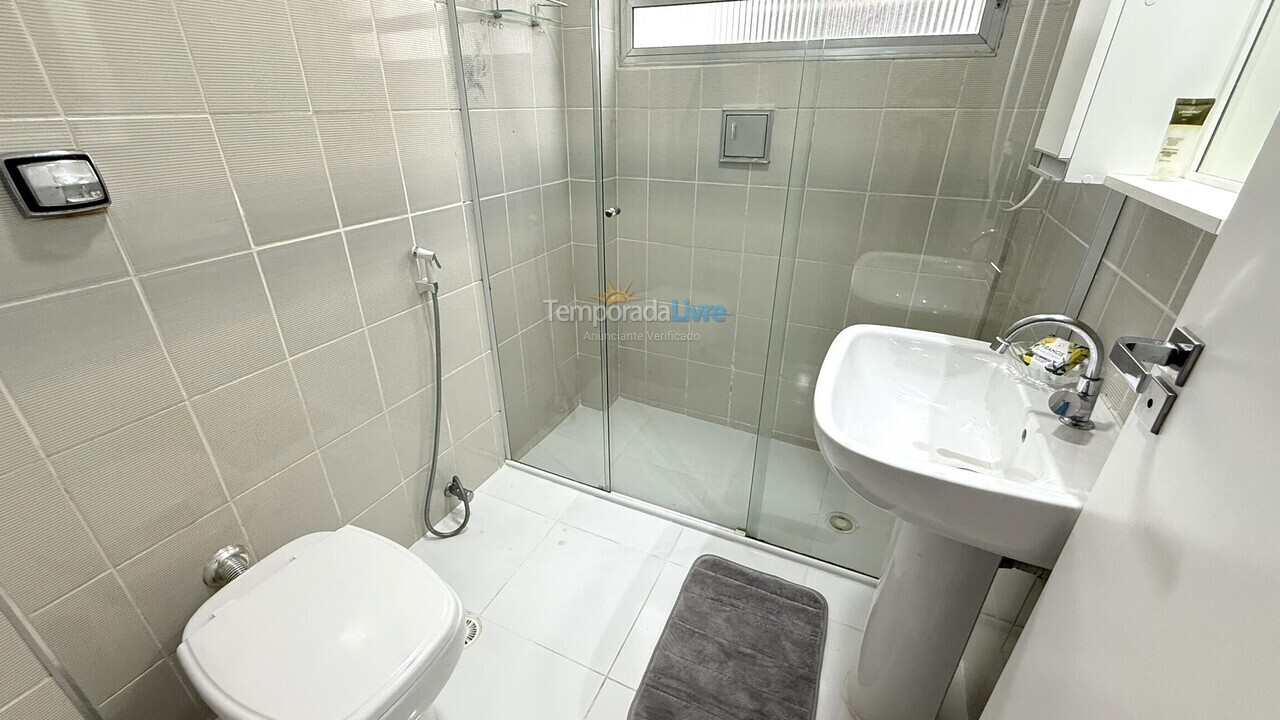 Apartamento para aluguel de temporada em Guarujá (Pitangueiras)