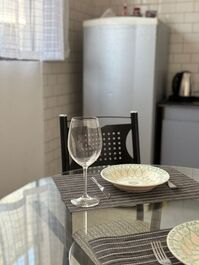 Cozinha com utensílios básicos