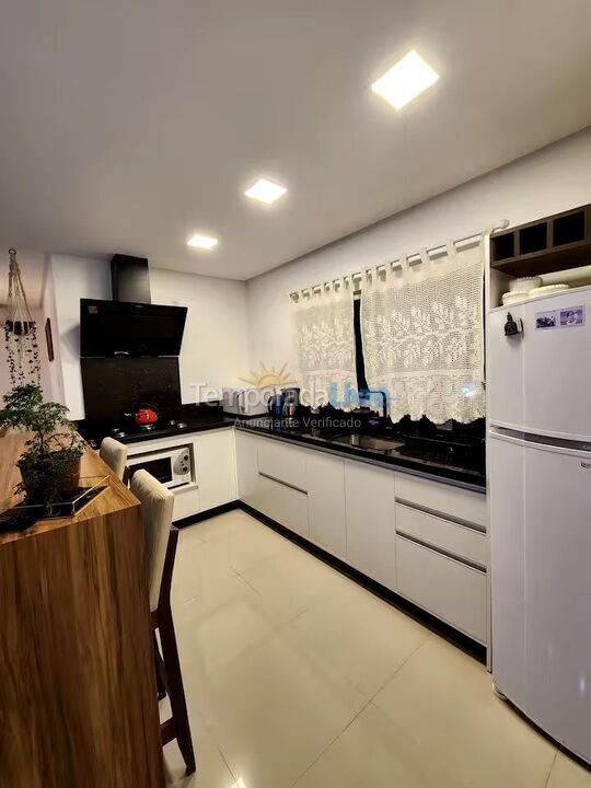 Casa para aluguel de temporada em Bombinhas (Canto Grande)