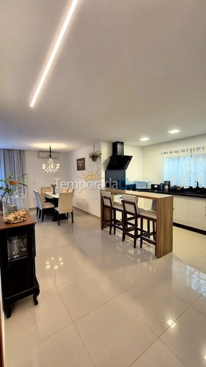 Casa para aluguel de temporada em Bombinhas (Canto Grande)