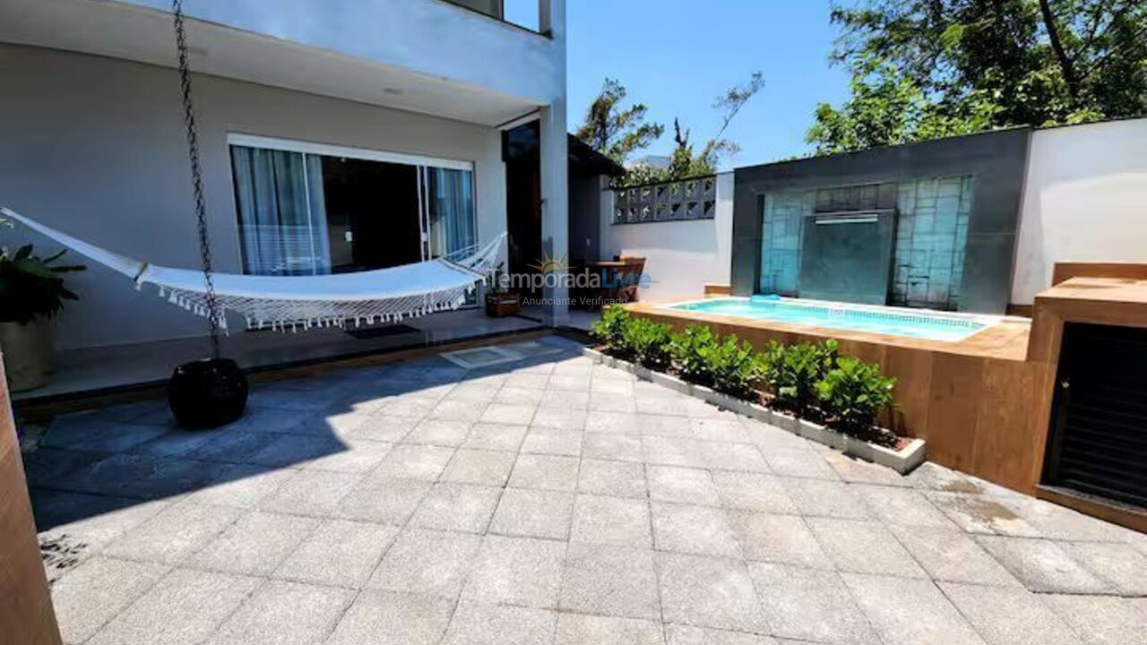 Casa para aluguel de temporada em Bombinhas (Canto Grande)