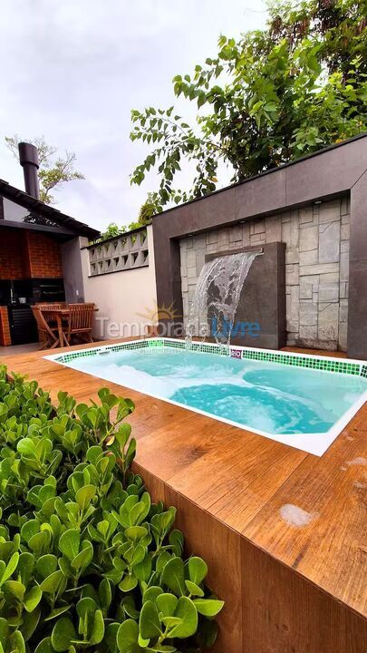 Casa para aluguel de temporada em Bombinhas (Canto Grande)