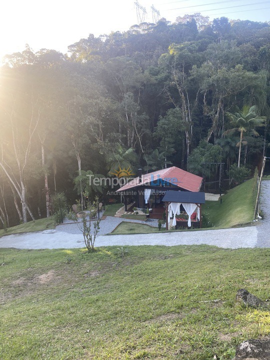 Chácara / sítio para aluguel de temporada em Santo Amaro da Imperatriz (Bairro Pagará)