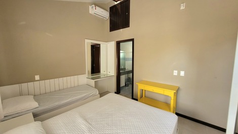 HERMOSA CASA DE 4 HABITACIONES EN PLAYA MARISCAL - CÓDIGO 166