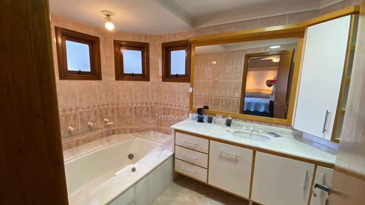 Apartamento para aluguel de temporada em Capão da Canoa (Zona Nova)