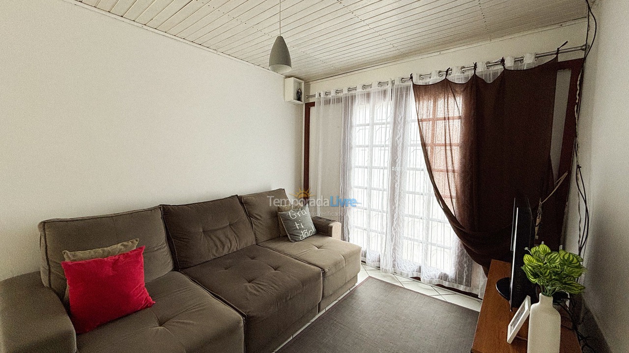 Casa para alquiler de vacaciones em Governador Celso Ramos (Costeira da Armação)