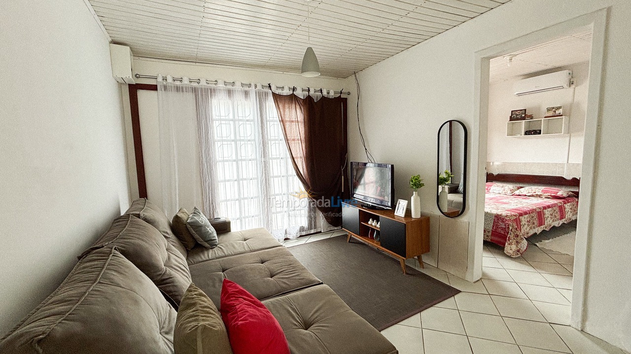 Casa para alquiler de vacaciones em Governador Celso Ramos (Costeira da Armação)