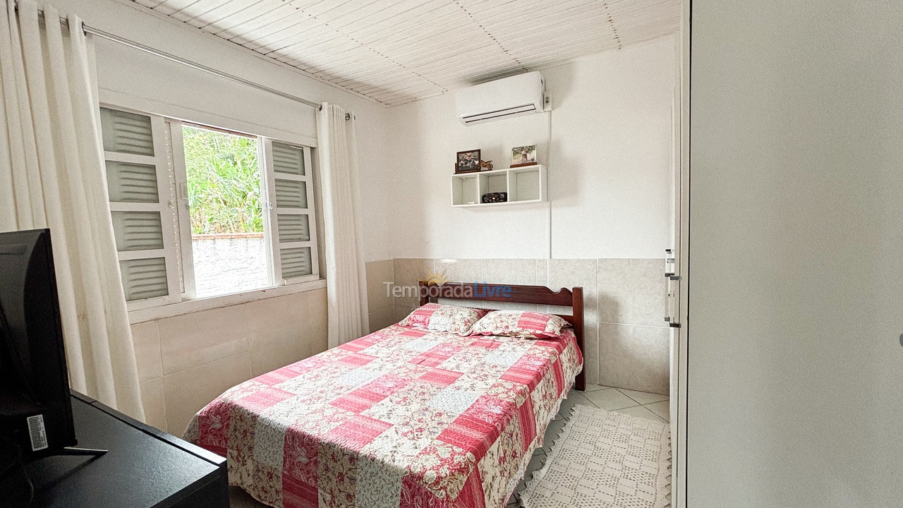 Casa para alquiler de vacaciones em Governador Celso Ramos (Costeira da Armação)