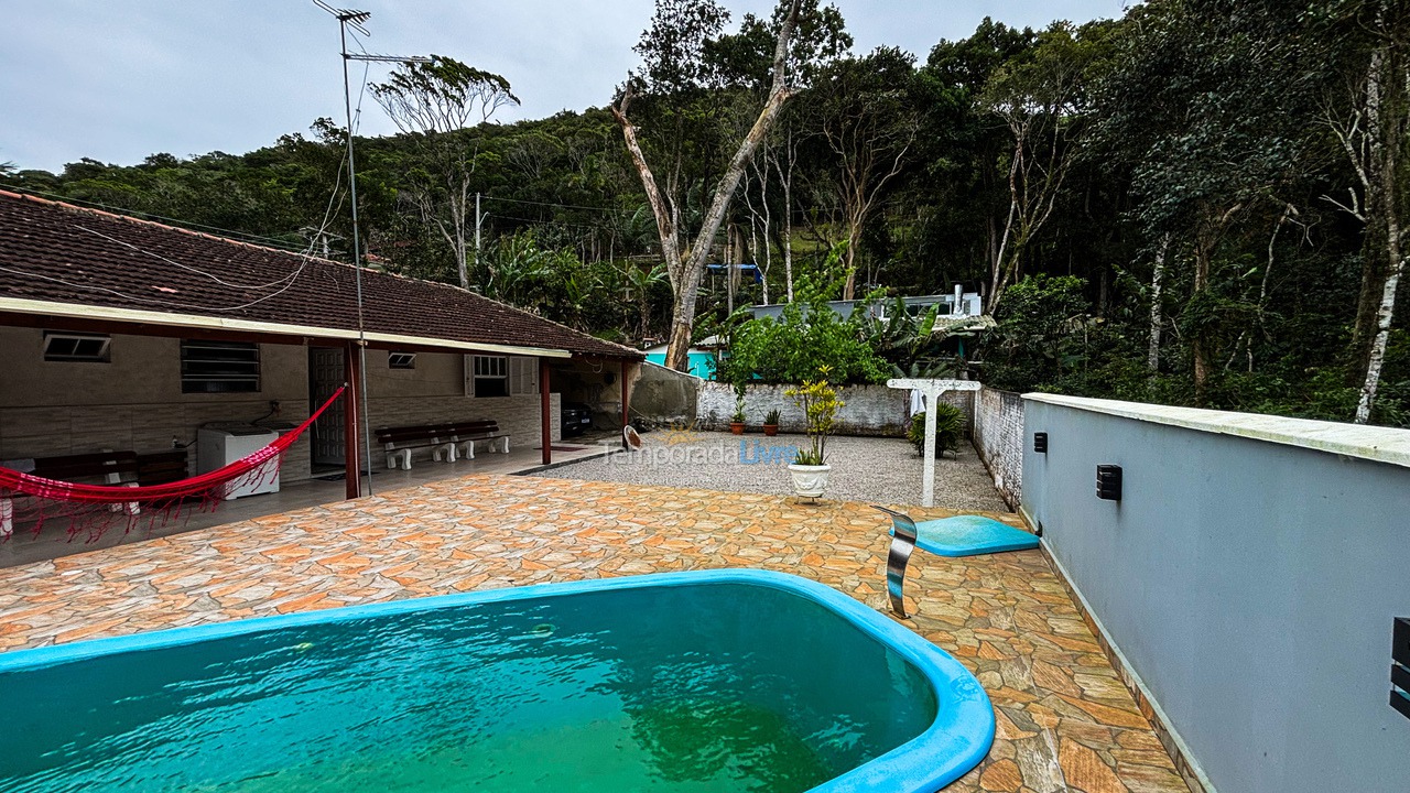 Casa para alquiler de vacaciones em Governador Celso Ramos (Costeira da Armação)