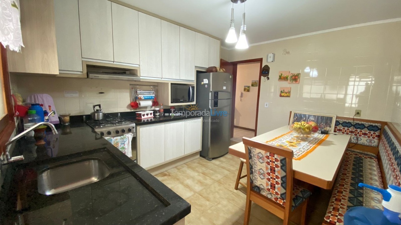 Apartamento para aluguel de temporada em Capão da Canoa (Centro)