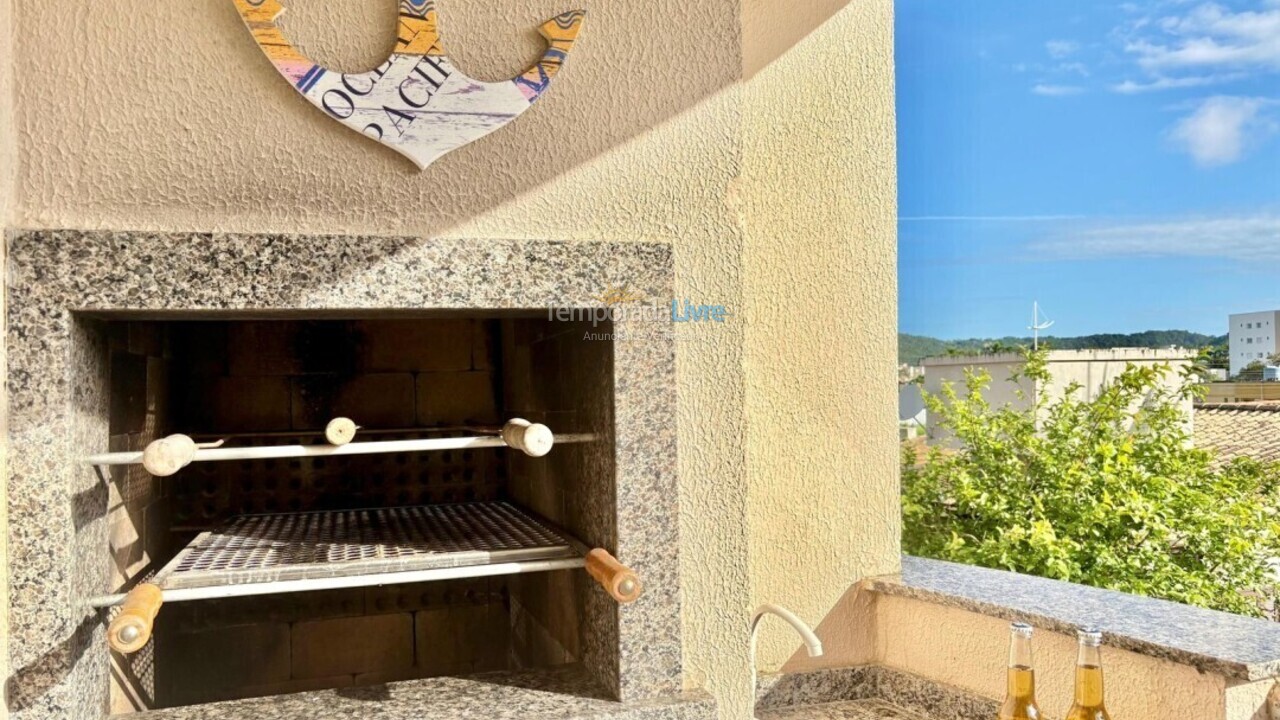 Apartamento para aluguel de temporada em Bombinhas (Praia de Bombas)