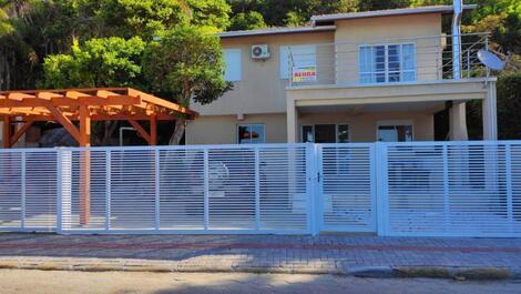 3-BEDROOM SEASIDE HOUSE WITH WIFI FOR 8 PEOPLE IN CANTO GRANDE
