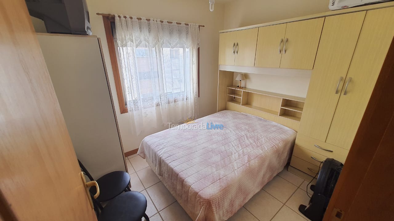 Apartamento para aluguel de temporada em Capão da Canoa (Centro)