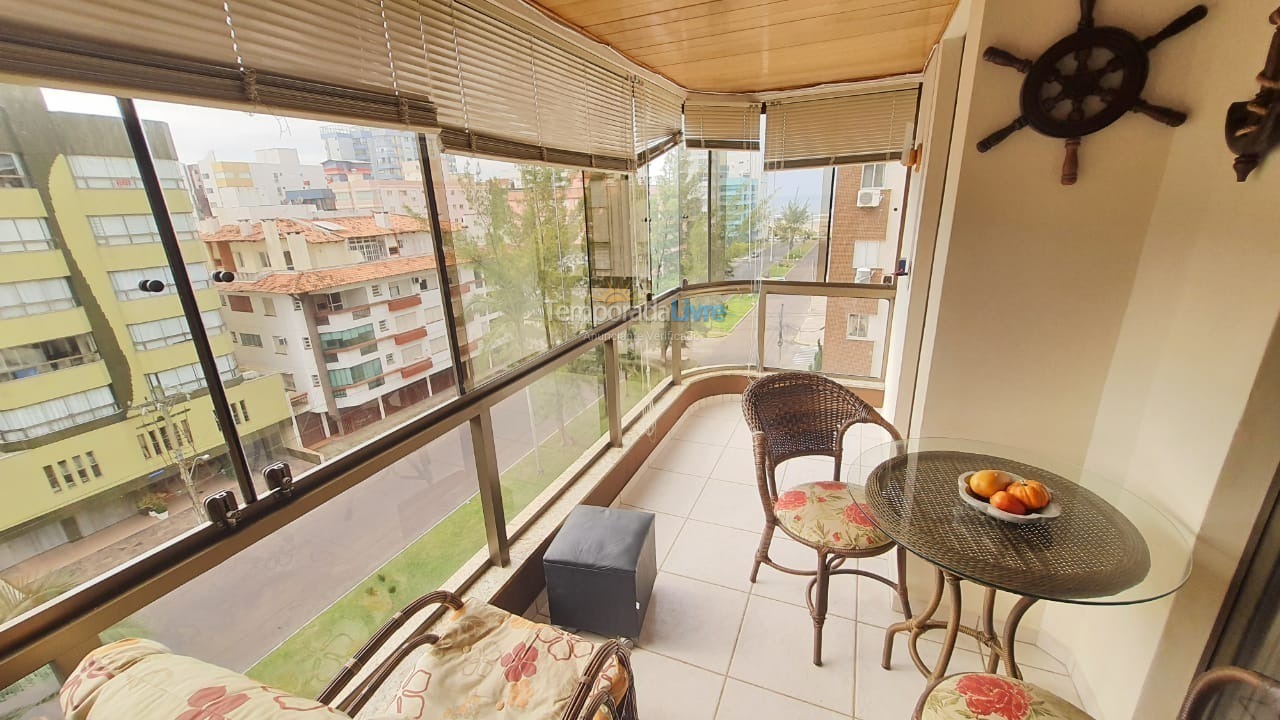 Apartamento para aluguel de temporada em Capão da Canoa (Centro)