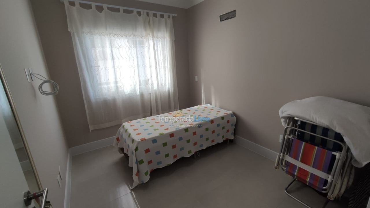 Apartamento para aluguel de temporada em Capão da Canoa (Centro)