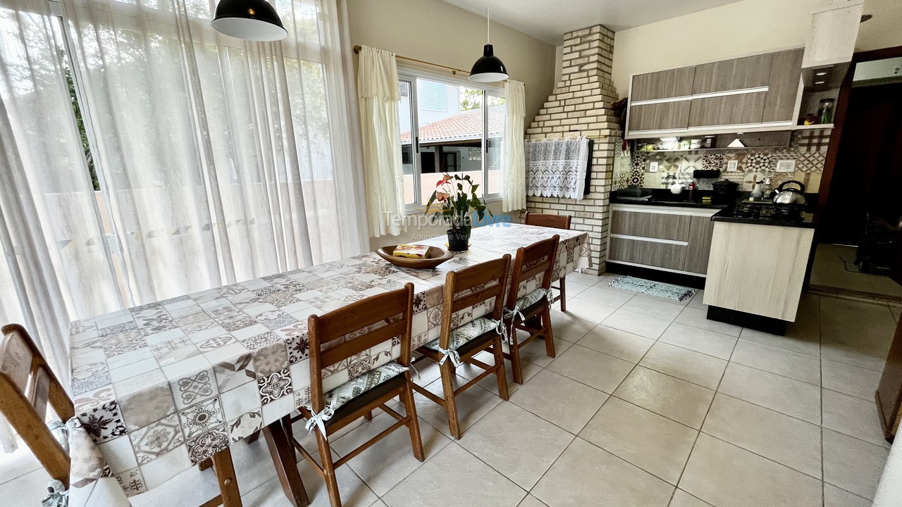 Casa para alquiler de vacaciones em Florianópolis (Praia da Lagoinha)