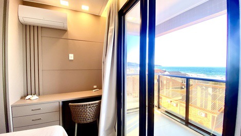 ÁTICO DÚPLEX DE LUJO CON VISTAS AL MAR EN MARISCAL