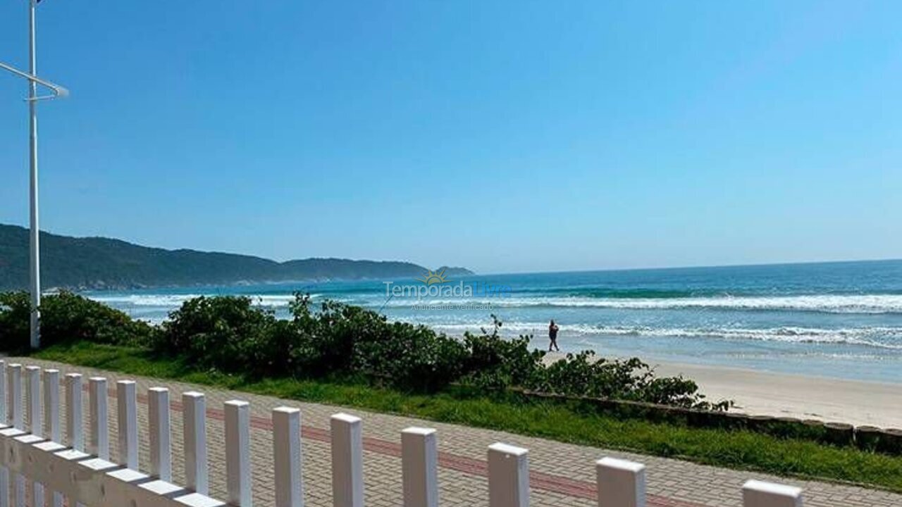 Casa para aluguel de temporada em Bombinhas (Praia de Bombas)