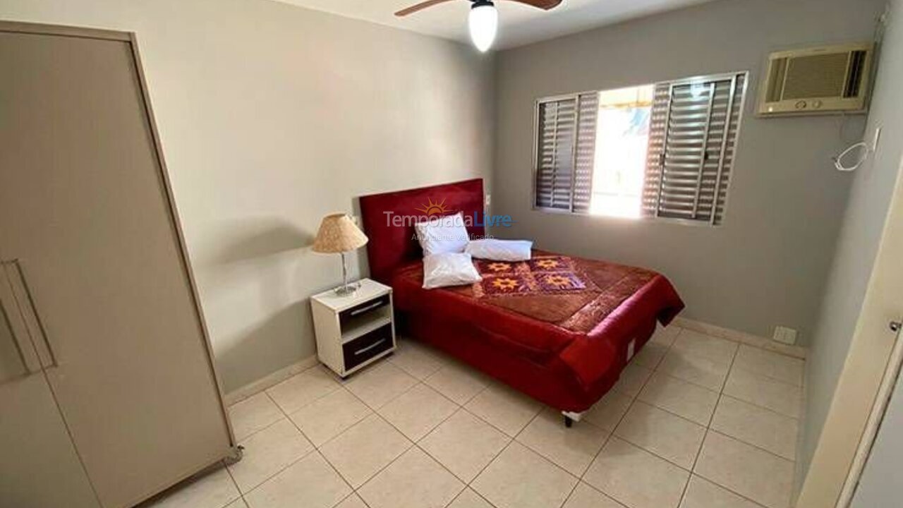 Casa para aluguel de temporada em Bombinhas (Praia de Bombas)