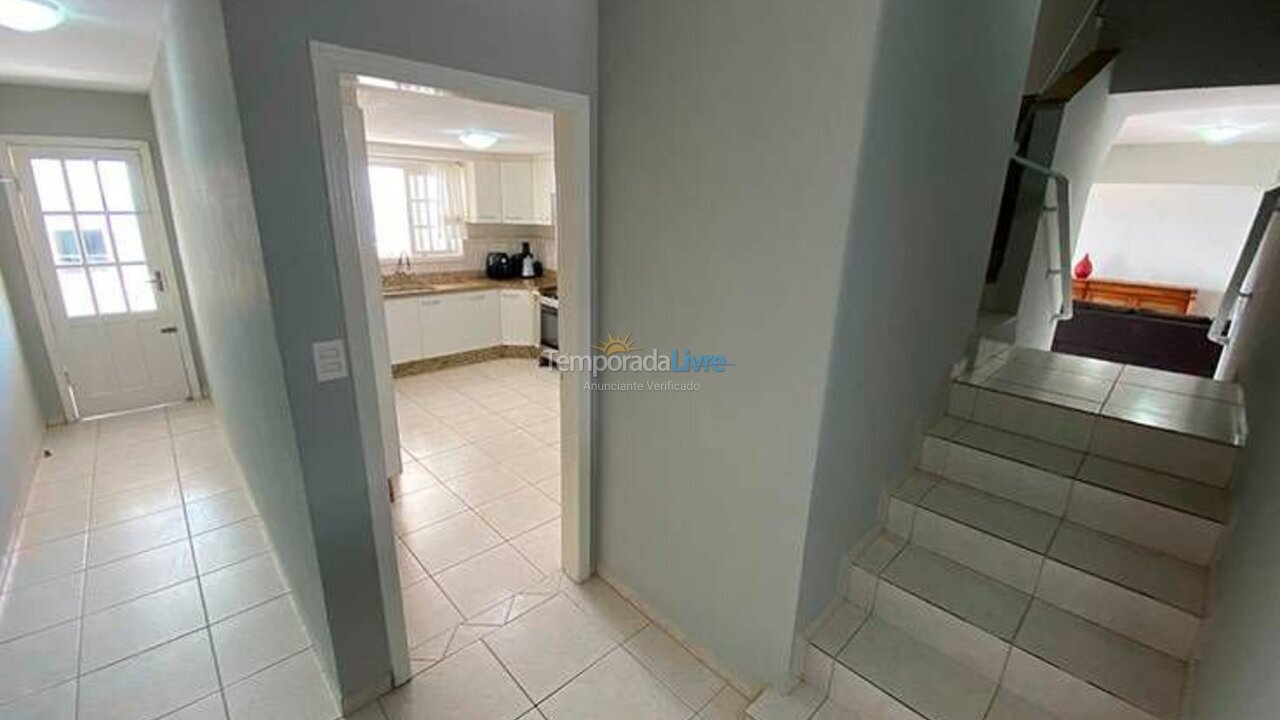 Casa para aluguel de temporada em Bombinhas (Praia de Bombas)