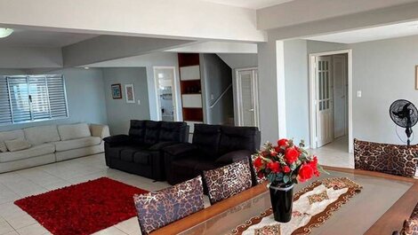 CASA BEIRA MAR 4 SUÍTES