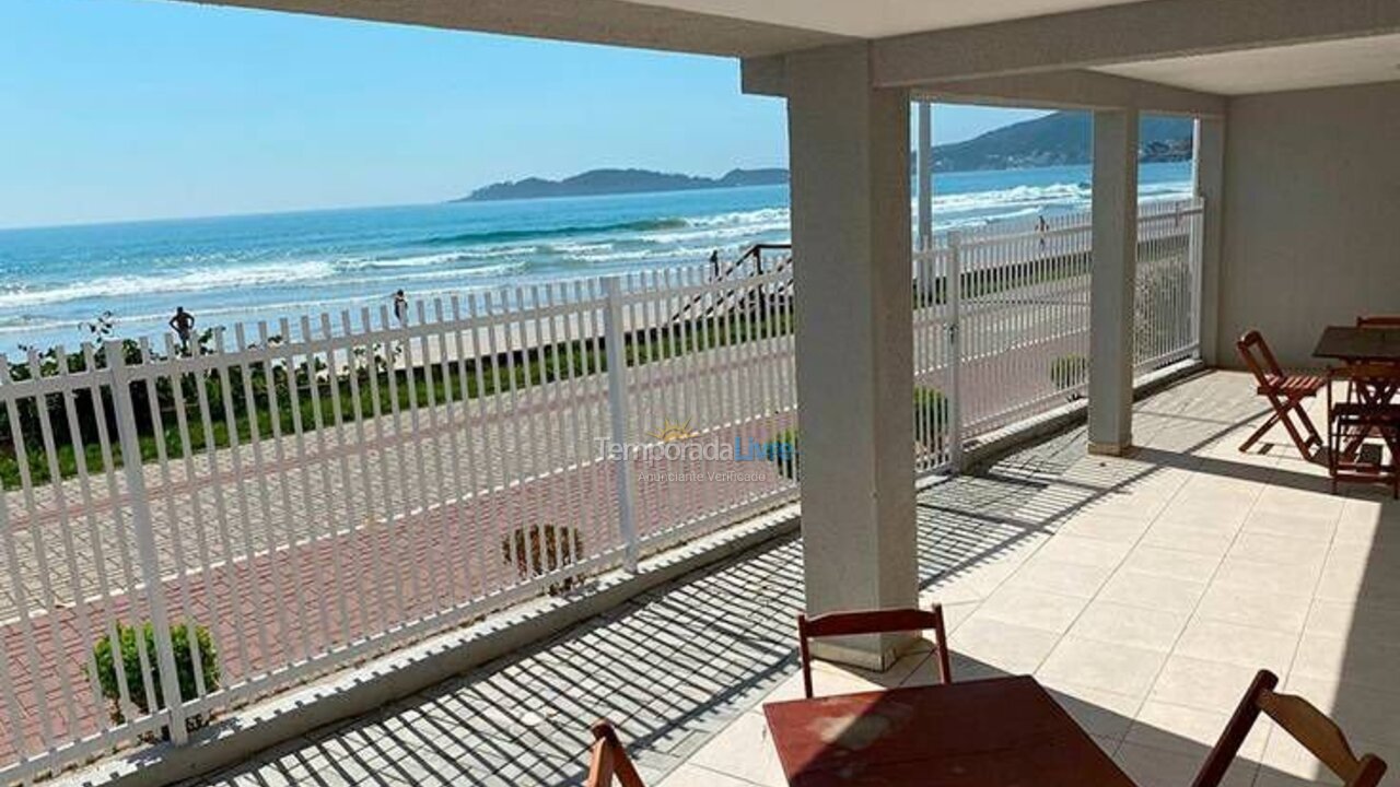 Casa para aluguel de temporada em Bombinhas (Praia de Bombas)