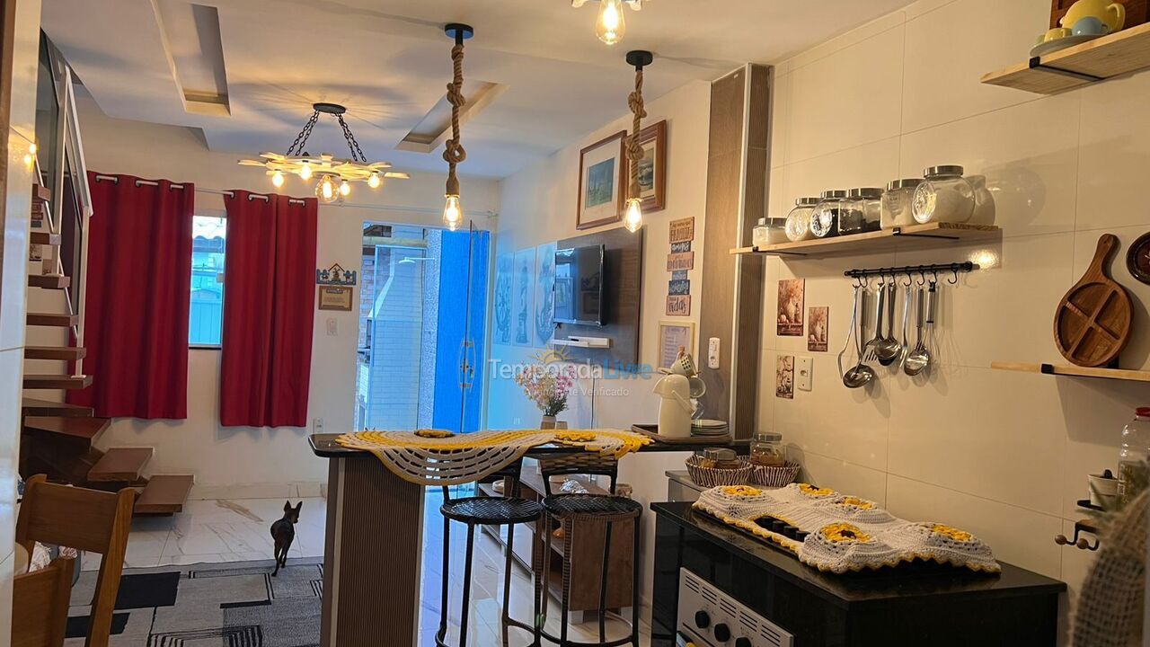 Casa para aluguel de temporada em Cabo Frio (Bairro Caminho de Buzios)