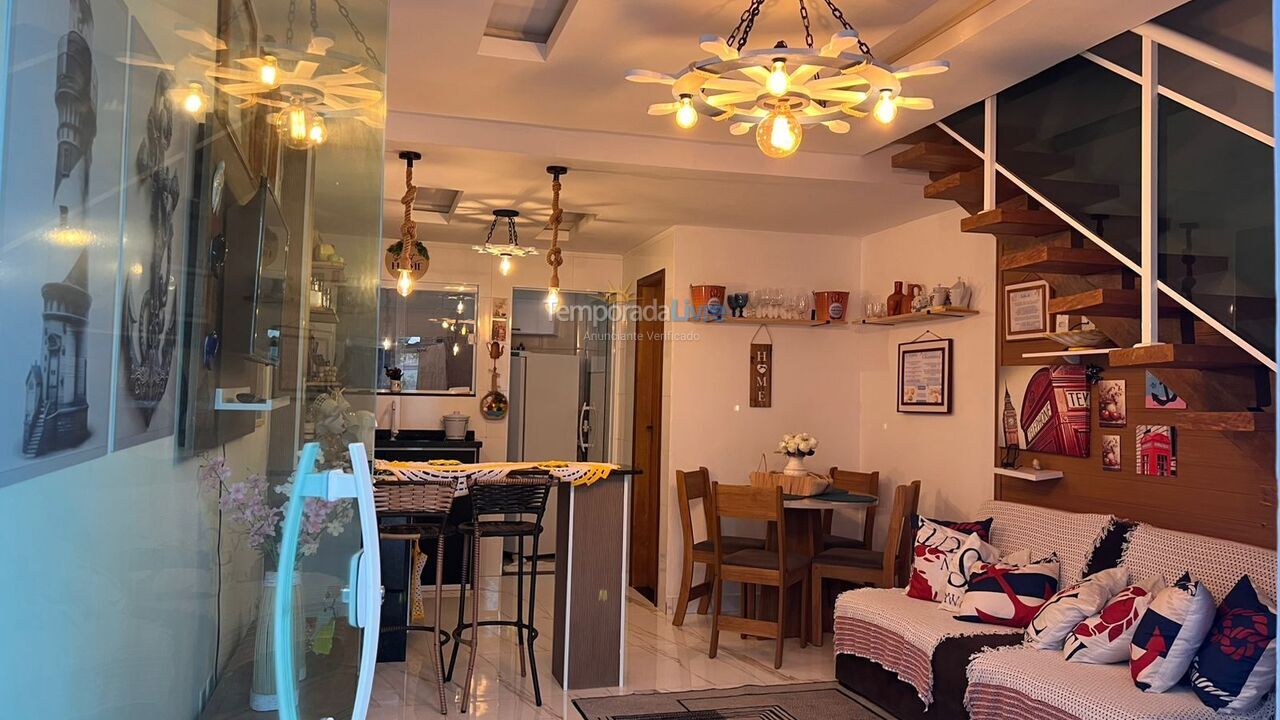 Casa para aluguel de temporada em Cabo Frio (Bairro Caminho de Buzios)