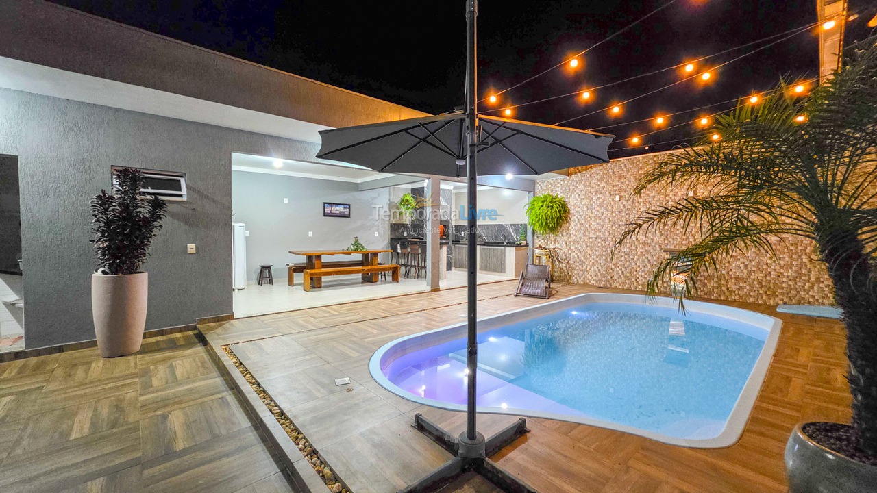 Casa para aluguel de temporada em São Francisco do Sul (Ubatuba)